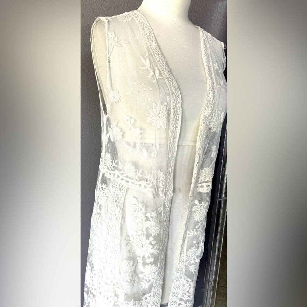 Rebellion Women's Lace Floral Kimono Robe Festival Boho Western Cardigan, NWT - Picture 4 of 9